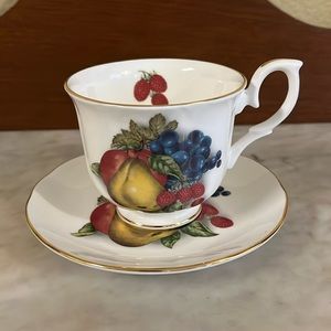 Royal Nobilta-Fine Bone China-Tea Cup And Saucer-England 🇬🇧